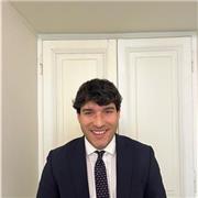 Ciao! Sono un ragazzo di 26 anni, laureato con lode in giurisprudenza e pronto a darti una mano e crescere insieme!